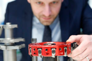 Mapal, Aalen, (Hall 14, stand D 31) shows custom tools for machining stator housings for electric motors and parts from the automotive industry.