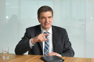 „Wir gehen davon aus, dass Großbritannien auch künftig deutsche Werkzeugmaschinen kaufen muss, wenn die Industrie wettbewerbsfähig bleiben will“, sagt Dr. Heinz-Jürgen Prokop auf der Jahrespressekonferenz des VDW.