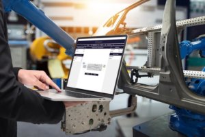 Die Astrophysiker Theo Steininger und Maksim Greiner suchen neue Anwendungsmöglichkeiten für eine Software für Künstliche Intelligenz, die sich bereits in der Automobilindustrie bewährt hat. Foto: Erium