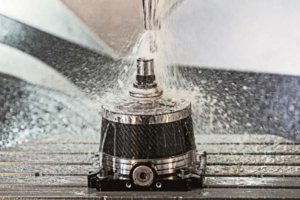 The Manok CFK manual vice from Hainbuch has been given lightweight construction improvements.   Photo: Hainbuch