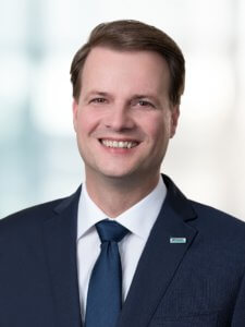 Prof. Heiko Wenzel-Schinzer von der Wenzel Group in Wiesthal: „Wir messen mehr, durch optische Lösungen, 5-Achsmesskopf oder spezielle Messmaschinen schneller und geben dank geschlossener Regelkreise direktes Feedback an die Bearbeitungsmaschinen.“ Foto: Wenzel