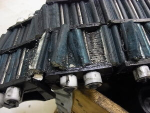 Polyurethane timing belt destroyed by influence of cooling lubricant, Photo: VDW