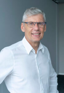 Alfred Hillinger, Konstruktionsleiter der Hainbuch GmbH: „Das VDMA-Einheitsblatt ist eine saubere, lückenlose Grundlage, die typische Schnittstellen-Probleme minimiert.“ Foto: Hainbuch