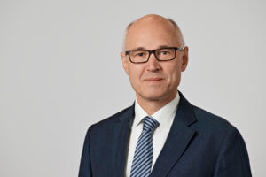 Bernt Ritz, Consultant for Technology, Standardization and Clamping Tools in the VDMA Precision Tools Association: "The standard sheet serves designers as a checklist which they can use to check which safety-related issues need to be taken into account at the design stage." Photo: VDMA