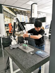 The open communication standard allows useful knowledge from measuring sequences and manufacturing processes to be combined and used for prompt compensation of the processing machines – yielding fewer rejects and missing parts as well as greater cost-effectiveness for the customer. Photo: Wenzel Group