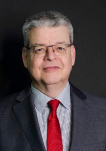 “Auch in der digitalen Produktion wird der eigentliche Zerspanungsprozess hinsichtlich Bauteilqualität und Wirtschaftlichkeit immer noch maßgeblich durch das Werkzeug beeinflusst”, unterstreicht Dr. Steffen Lang, Leiter Geschäftsbereich Dienstleistung bei der Gühring KG. Foto: Gühring