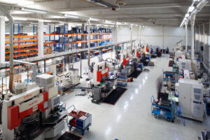 Blick in die Fertigung von Stähli Läpp-Technik. Quelle Stähli Läpp-Technik