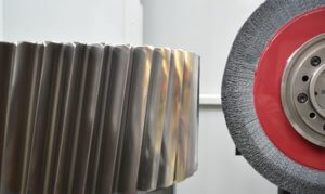 IWF TU Berlin Schleifmaschinenintegrierte Nachbearbeitung. Quelle: Institut für Werkzeugmaschinen und Fabrikbetrieb IWF, Technische Universität Berlin