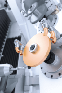 Sensor-tive grinding: Intelligent process planning based on grinding spindles equipped with sensors can compensate for displacement during tool grinding. Photo: IFW
