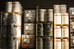 The manufacturer carries exclusive responsibility for storage. The use of high-quality oils results in long service lives and low refill quantities. Photo: oelheld GmbH