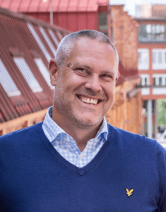 Oska Olai, 3nine - Source 3nine