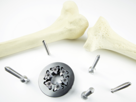 Horn will be showcasing medical technology solutions such as the whirling of bone screws at METAV 2022 in Düsseldorf. © Horn/Sauermann