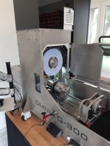 Inside the new cylindrical grinding machine of the Swiss start-up G-Elements. The machine grinds to nanoscale tolerances, is mobile and requires no more energy than a typical coffee machine. Photo: G-Elements GmbH