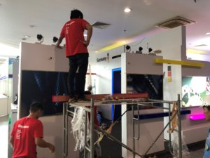 Aufbauarbeiten auf der MTA in Vietnam des deutschen Gemeinschaftstandes