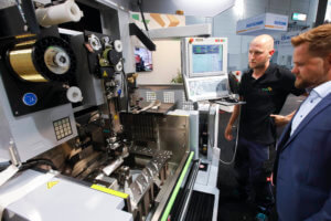 The Japanese company Sodick presents the VL400Q wire EDM machine with electromagnetic linear drives, which position the total of eight axes with great precision even after many years.