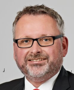 "Wir freuen uns sehr über diesen großen Zuspruch internationaler Firmen nach vier Jahren Pause in Hannover“, sagt Martin Göbel, Leiter Messen beim EMO-Veranstalter VDW (Verein Deutscher Werkzeugmaschinenfabriken), Frankfurt am Main